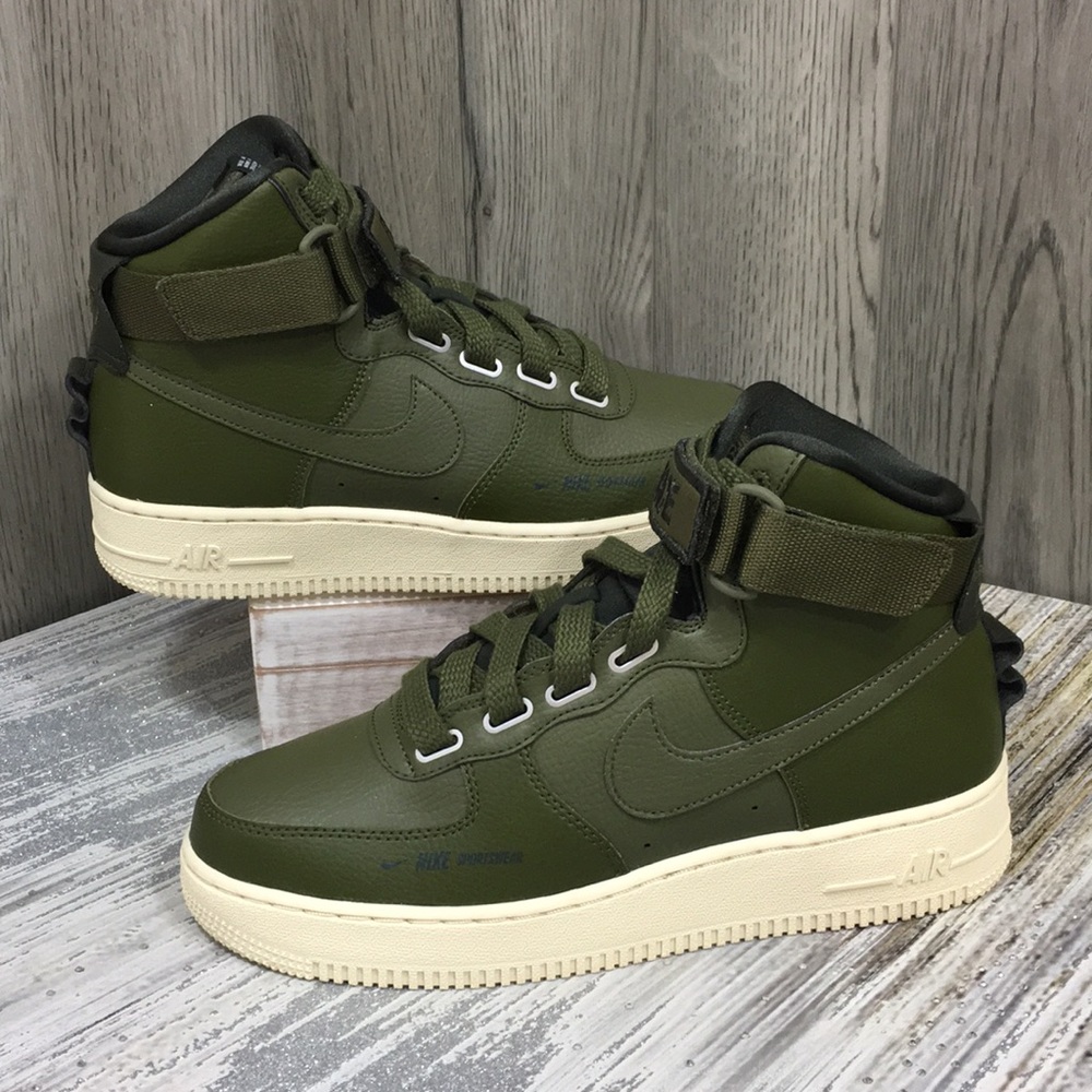 NIKE WMNS AF1 HI UT - Picture 5 of 8